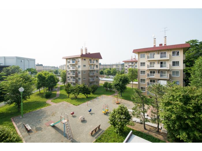 北海道江別市にあるUR賃貸住宅 大麻中町の周辺写真 2/5