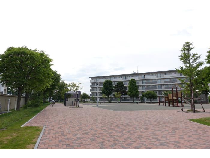 北海道石狩市にあるUR賃貸住宅 花川中央の周辺写真 2/5