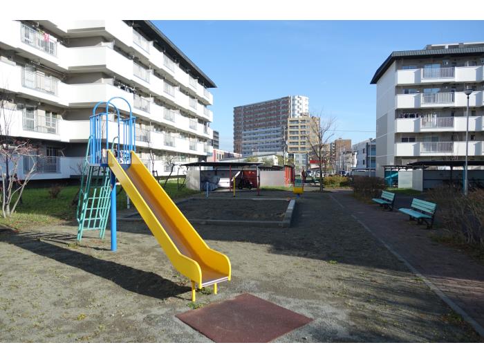 北海道札幌市白石区にあるUR賃貸住宅 菊水三条の周辺写真 3/5