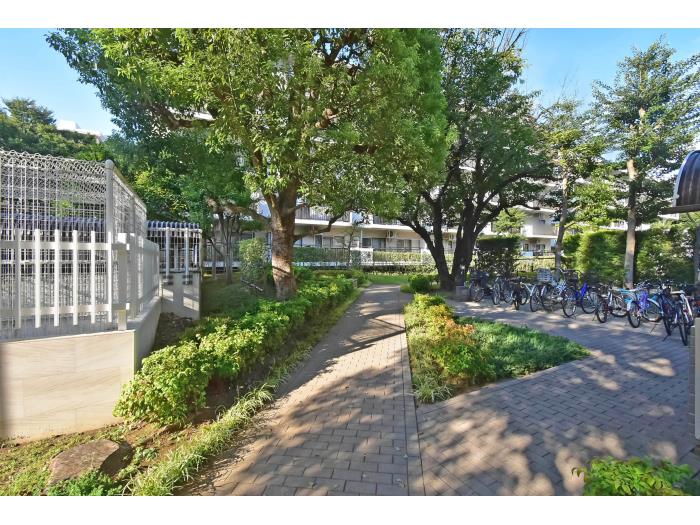 apartment 練馬区光が丘3-8

住棟配置図