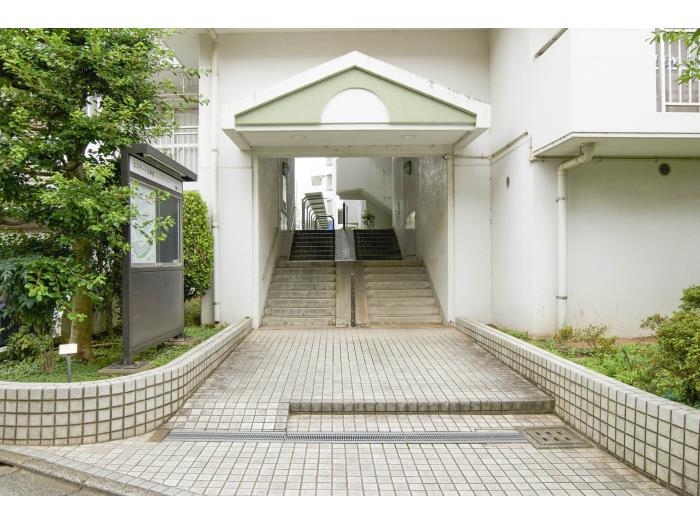 apartment 新宿区北新宿3-27-3

住棟配置図