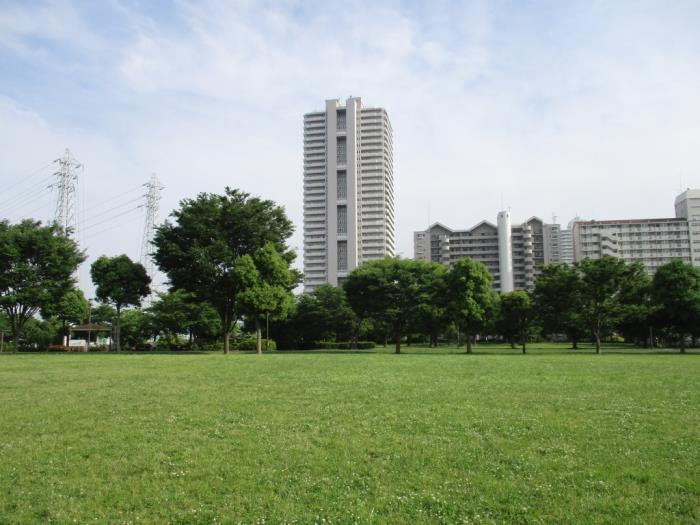 apartment 江戸川区小松川1-5

住棟配置図