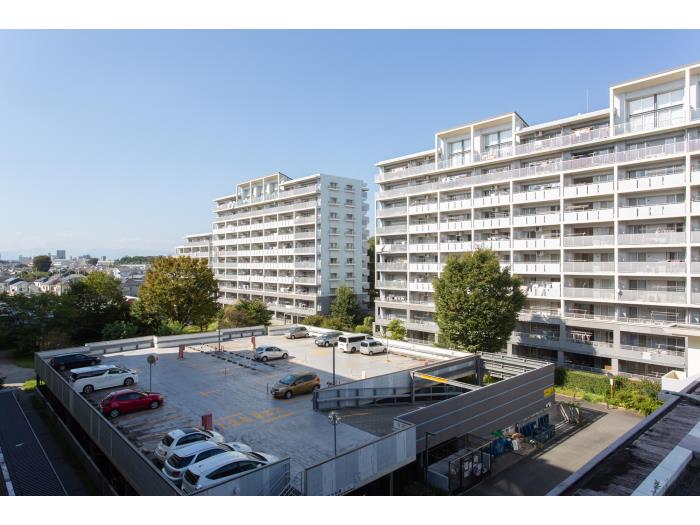 apartment 東久留米市上の原1-3ほか

住棟配置図