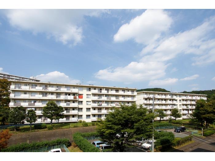 apartment 厚木市鳶尾2ほか

住棟配置図