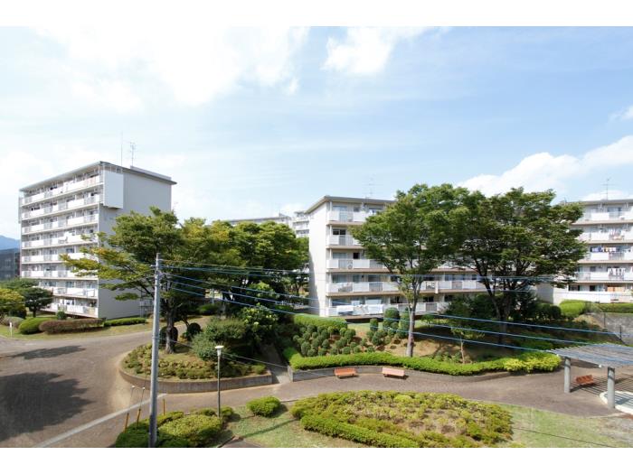 apartment 厚木市鳶尾2ほか

住棟配置図