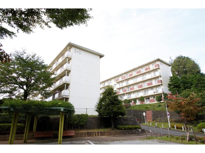 apartment 厚木市鳶尾2ほか

住棟配置図