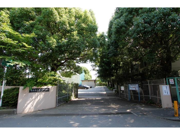 apartment 厚木市長谷381-1

住棟配置図