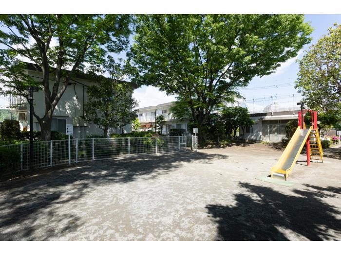 apartment 厚木市長谷381-1

住棟配置図