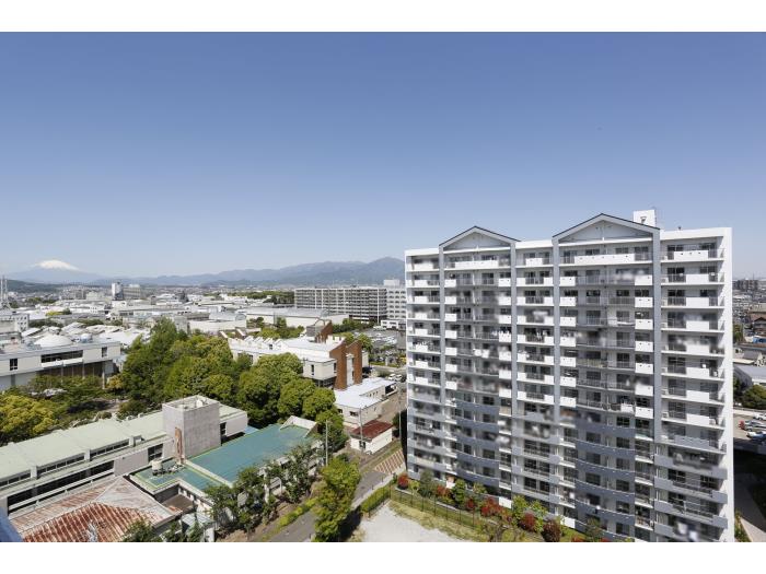 apartment 平塚市浅間町11-1

住棟配置図