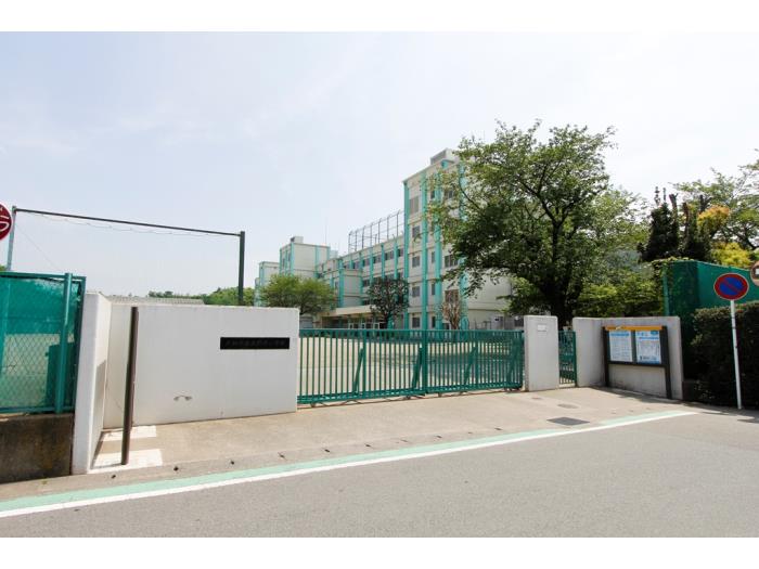 apartment 大和市下鶴間2777-5

住棟配置図
