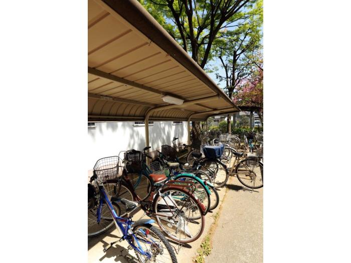 apartment 朝霞市膝折町2-8

住棟配置図