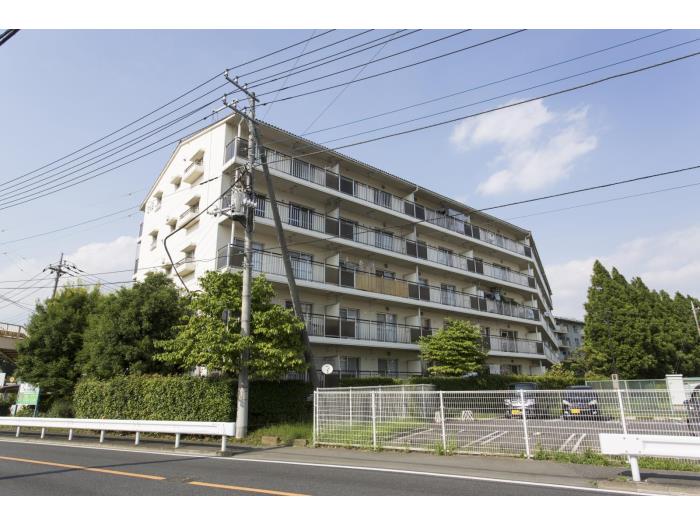 apartment 上尾市小敷谷77-1

住棟配置図