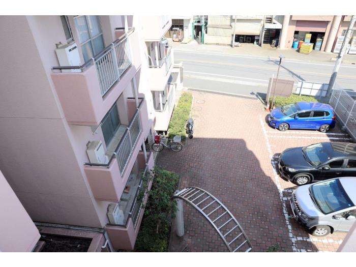 apartment 川口市飯塚4-4-31

住棟配置図