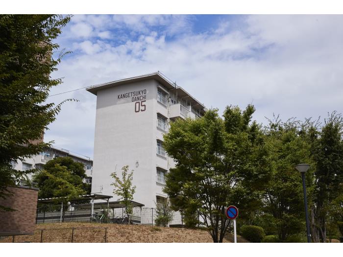 apartment 京都市伏見区桃山町泰長老176番地の1

住棟配置図