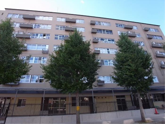 apartment 京都市南区西九条南田町9番地