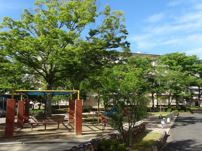 apartment 北葛城郡河合町星和台1丁目1番地の3

住棟配置図