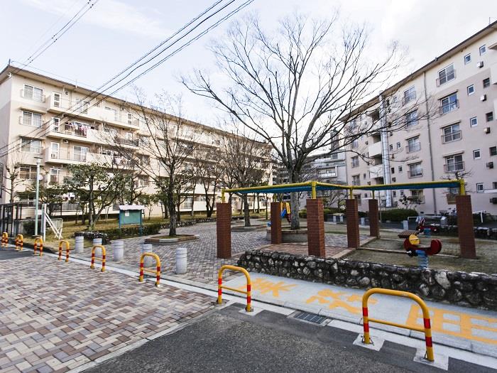 apartment 北葛城郡河合町星和台1丁目1番地の3

住棟配置図