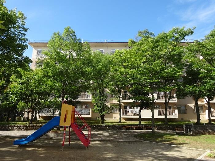 apartment 北葛城郡河合町星和台1丁目1番地の3

住棟配置図