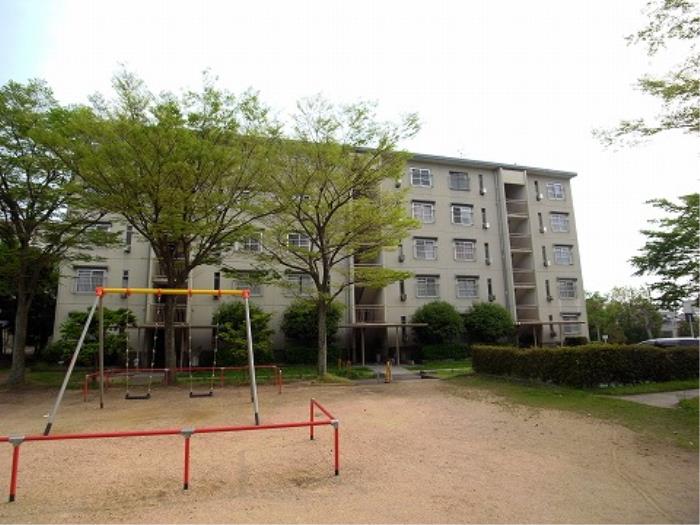 apartment 明石市大久保町高丘三丁目1番地の2

住棟配置図