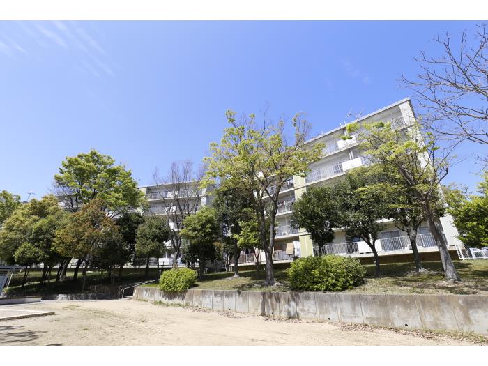 apartment 明石市大久保町高丘三丁目1番地の2

住棟配置図