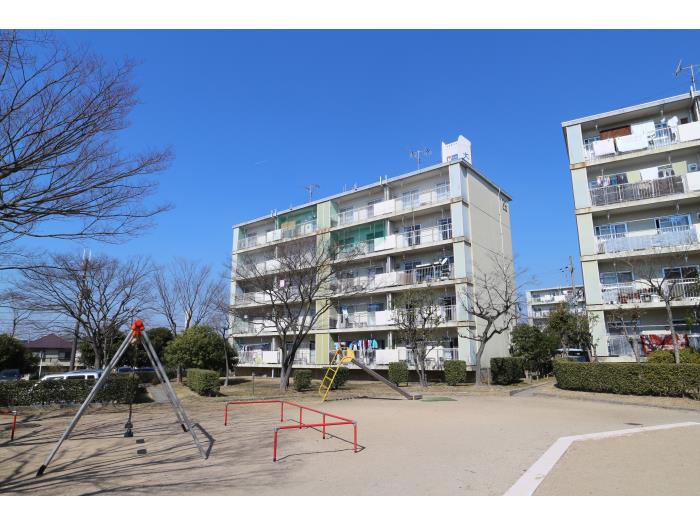 apartment 明石市大久保町高丘三丁目1番地の2

住棟配置図