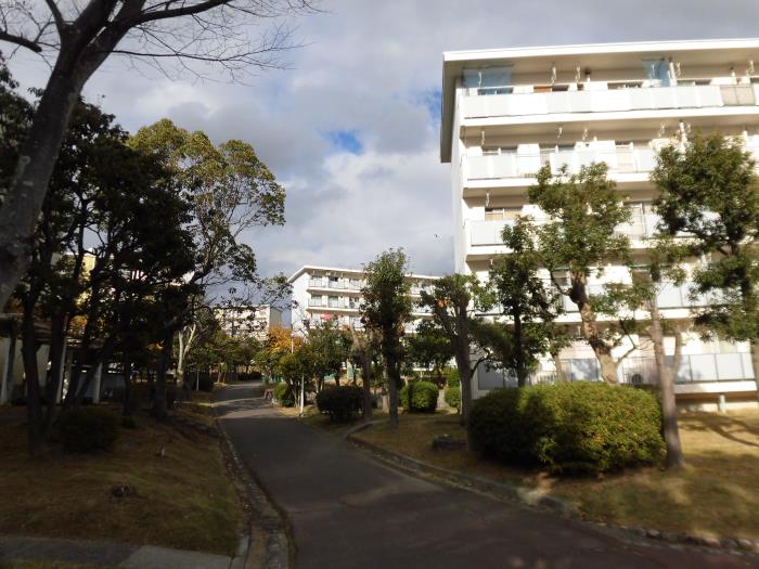 apartment 明石市大久保町高丘三丁目1番地の2

住棟配置図