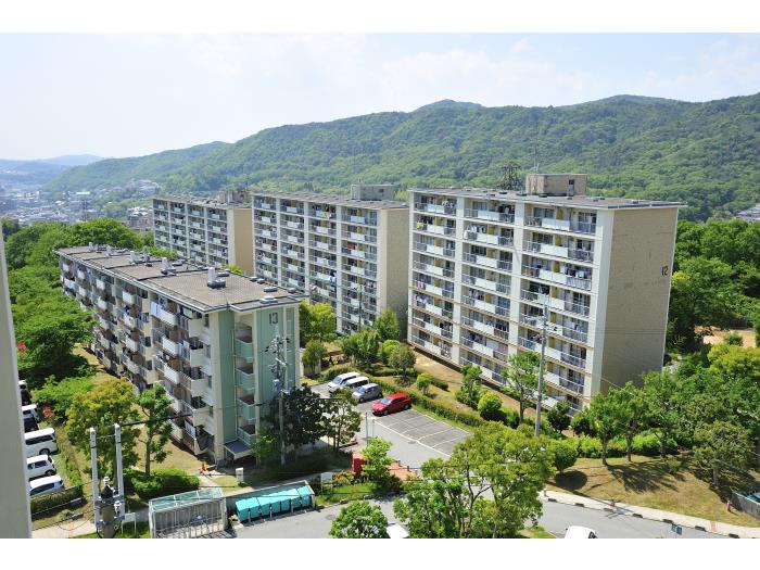 apartment 神戸市北区花山東町1～3番

住棟配置図
