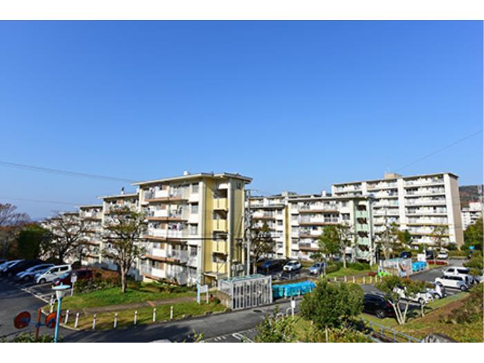 apartment 神戸市北区花山東町1～3番

住棟配置図