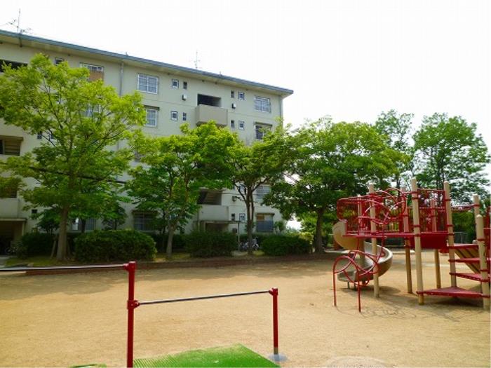 apartment 明石市大久保町高丘五丁目3番地の1、2

住棟配置図