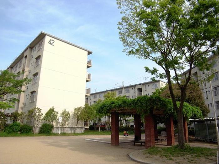 apartment 明石市大久保町高丘五丁目3番地の1、2

住棟配置図