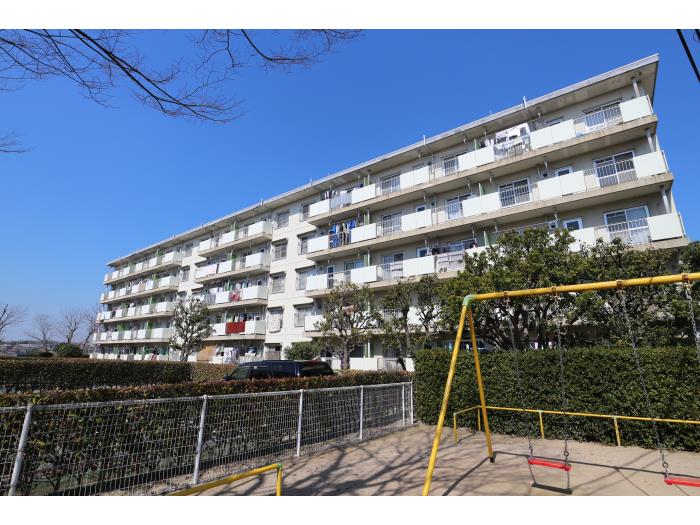 apartment 明石市大久保町高丘五丁目3番地の1、2

住棟配置図