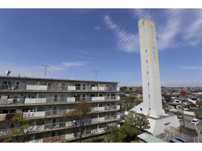 apartment 明石市大久保町高丘五丁目3番地の1、2

住棟配置図