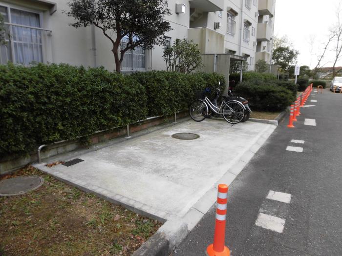 apartment 明石市大久保町高丘五丁目3番地の1、2

住棟配置図