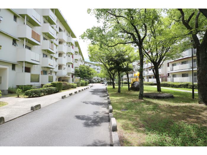 apartment 広島市西区鈴が峰町30番1号～5号

住棟配置図