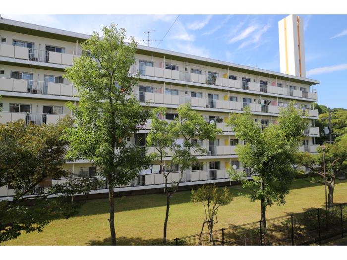 apartment 広島市西区鈴が峰町30番1号～5号

住棟配置図