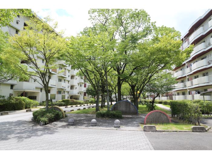 apartment 広島市西区鈴が峰町30番1号～5号

住棟配置図
