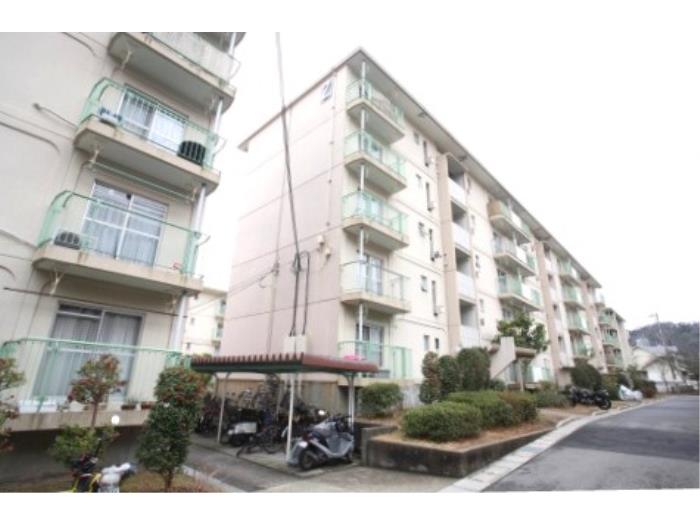 apartment 宝塚市中山五月台5丁目2番

住棟配置図