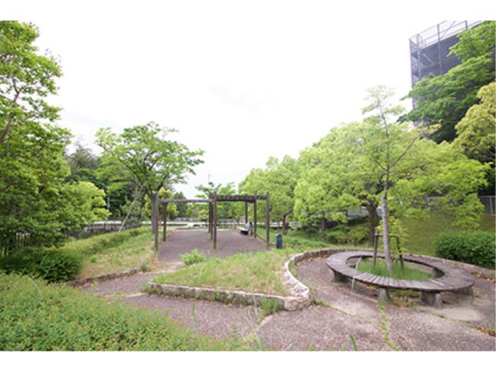 apartment 宝塚市中山五月台5丁目2番

住棟配置図