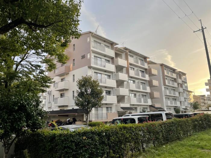 apartment 宇治市槇島町本屋敷40番地の1 他

住棟配置図