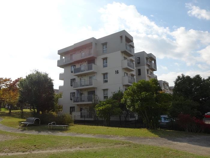 apartment 奈良市朱雀3丁目15番地1

住棟配置図