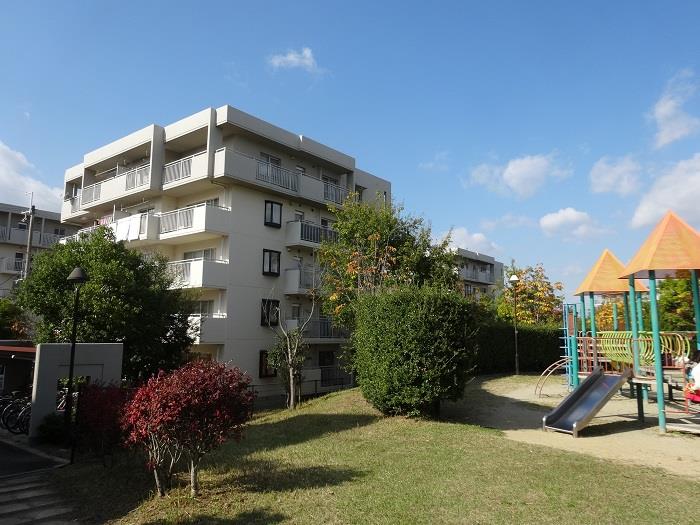 apartment 奈良市朱雀3丁目15番地1

住棟配置図