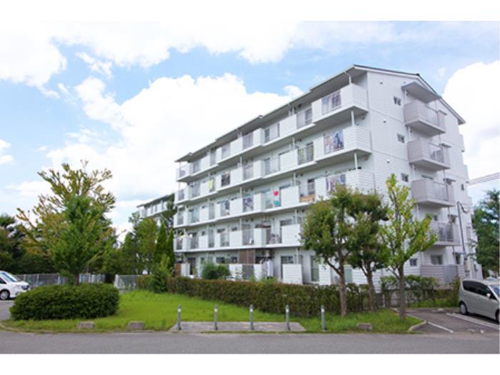 apartment 三田市すずかけ台二丁目1番

住棟配置図