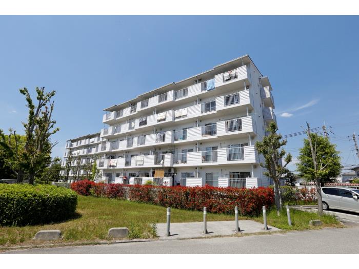 apartment 三田市すずかけ台二丁目1番

住棟配置図