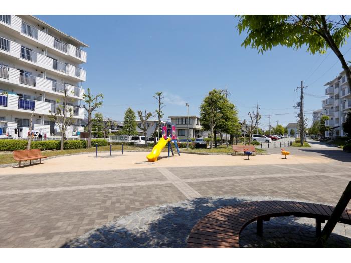 apartment 三田市すずかけ台二丁目1番

住棟配置図