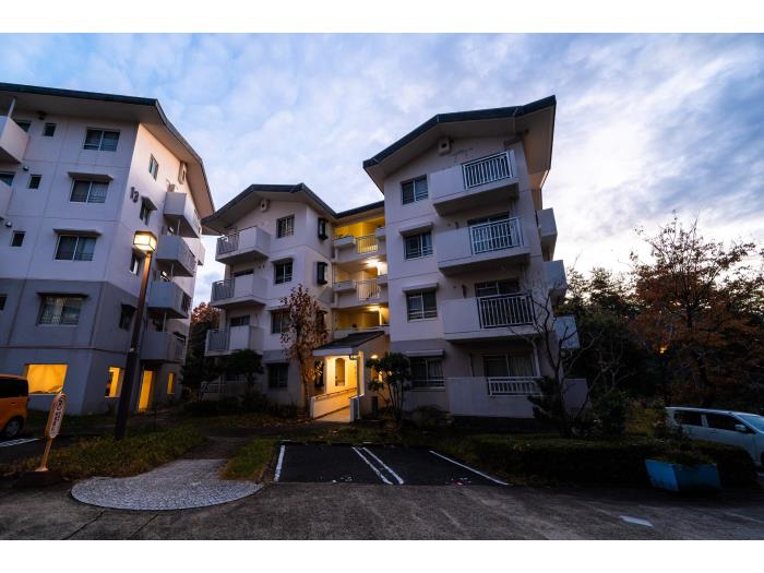 apartment 奈良市青山3丁目1番地