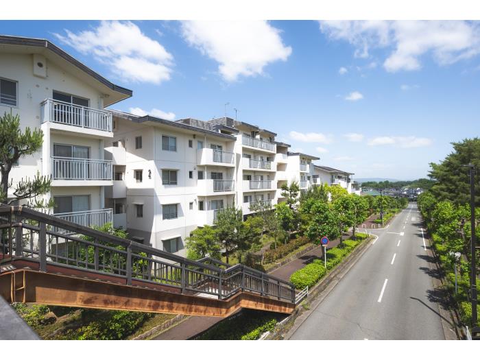 apartment 奈良市青山3丁目1番地