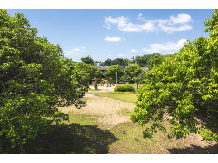 apartment 奈良市青山3丁目1番地