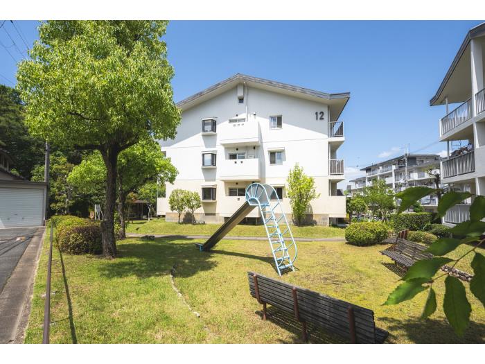 apartment 奈良市青山3丁目1番地
