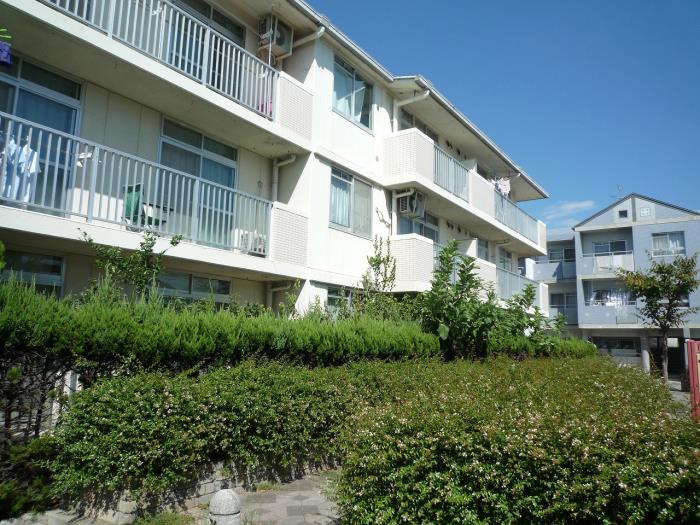 apartment 寝屋川市東大利町18番2

住棟配置図