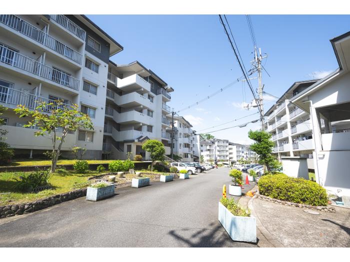 apartment 奈良市青山1丁目1番地

住棟配置図